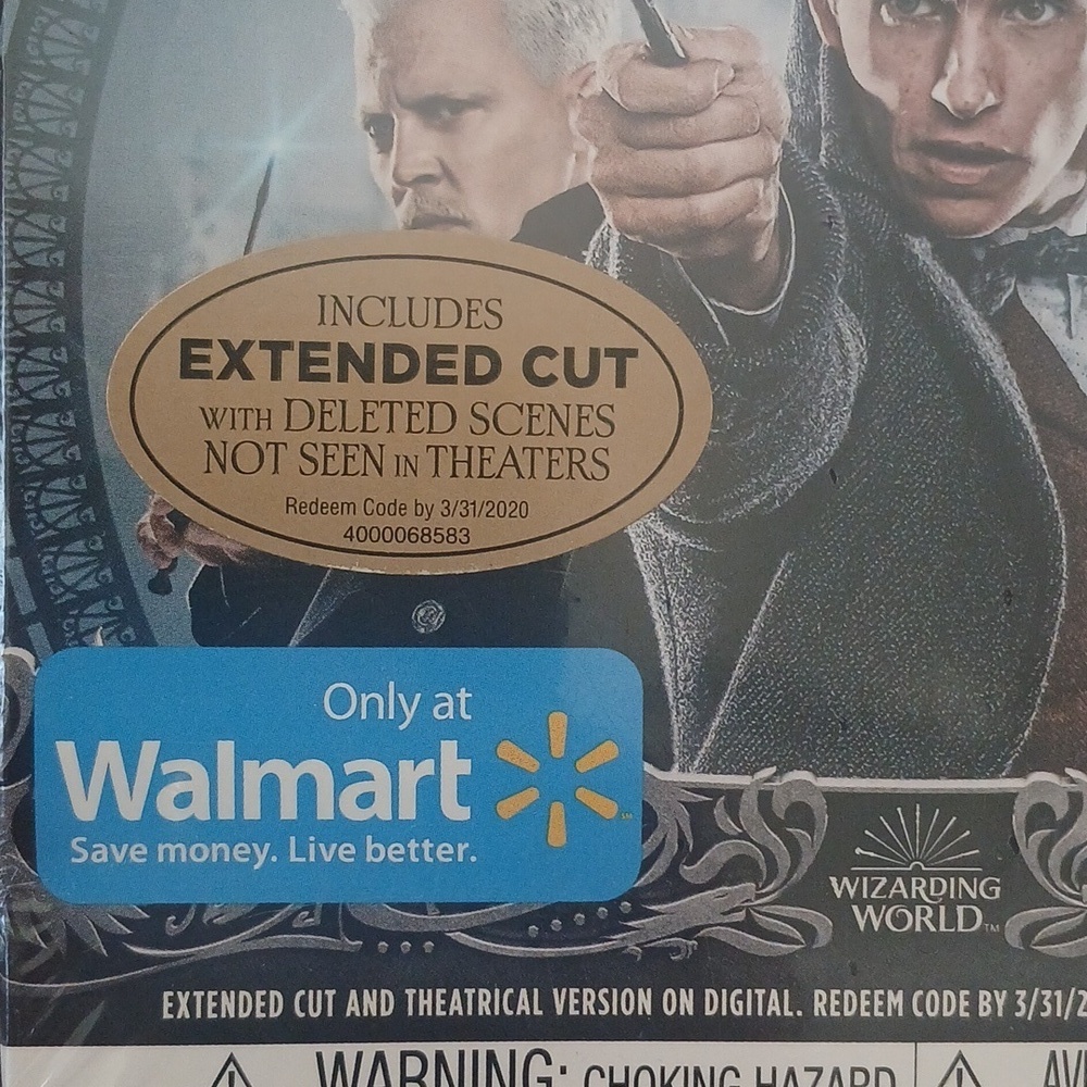 Sealed Fantastic Beasts: The Crimes of Grindelwald Blu-ray Baby Niffler Keychain - Picture 6 of 6